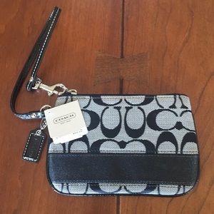Coach Wristlet Black NWT!